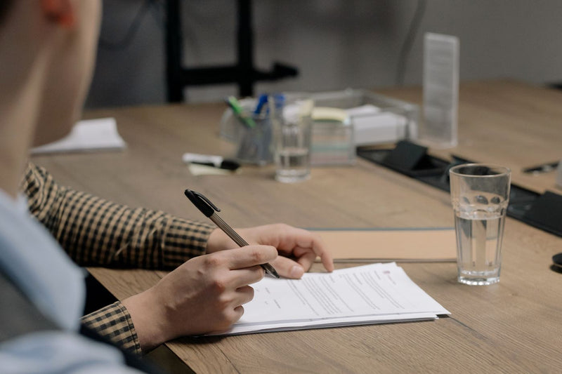 À qui appartient un morceau créé avec l'IA, signature d'un contrat