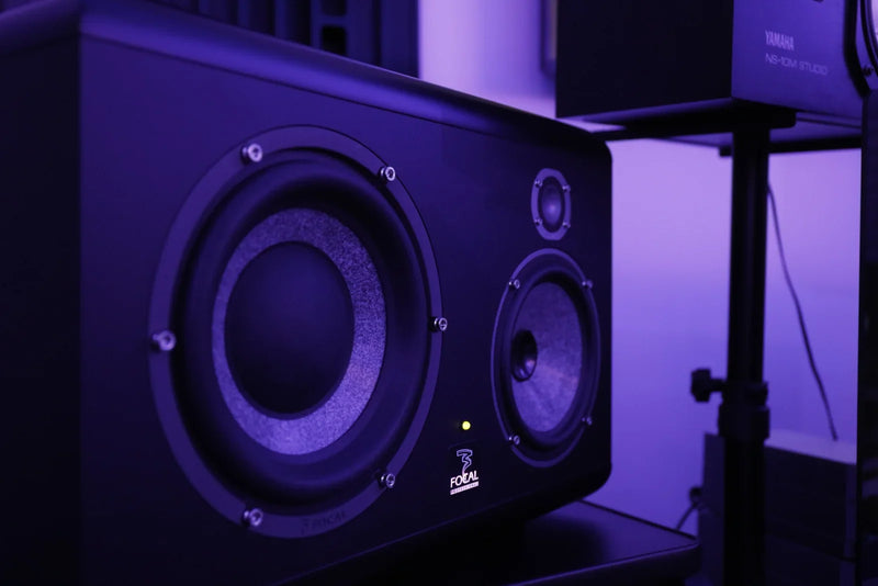 Enceinte de monitoring en studio, l'écoute de référence pour confier son mastering à un professionnel
