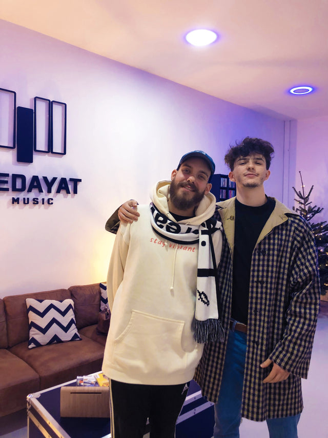 Petit Biscuit et San Holo au studio Hedayat Music